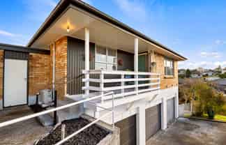 27C Linton Crescent, Matua