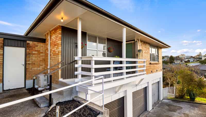 27C Linton Crescent, Matua