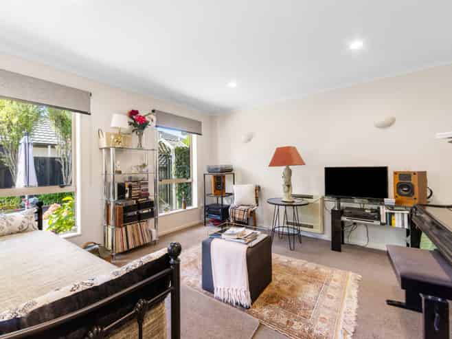 12 Mahuri Street, Parklands