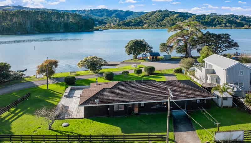 2 Dunbar Road, Point Wells