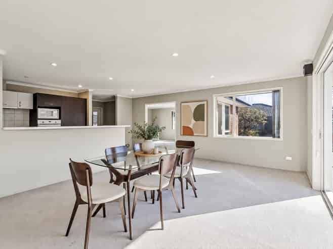 6 Ruth Taylor Avenue, Stoke