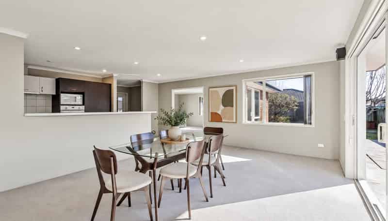 6 Ruth Taylor Avenue, Stoke
