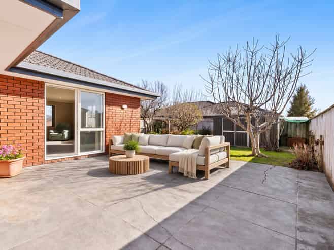 6 Ruth Taylor Avenue, Stoke
