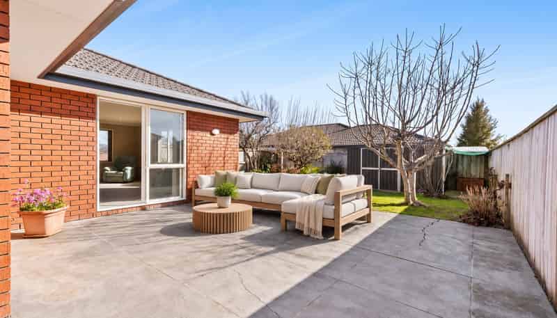 6 Ruth Taylor Avenue, Stoke