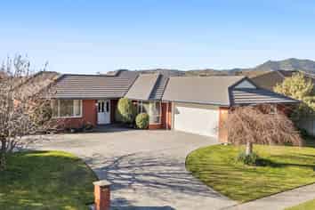 6 Ruth Taylor Avenue, Stoke