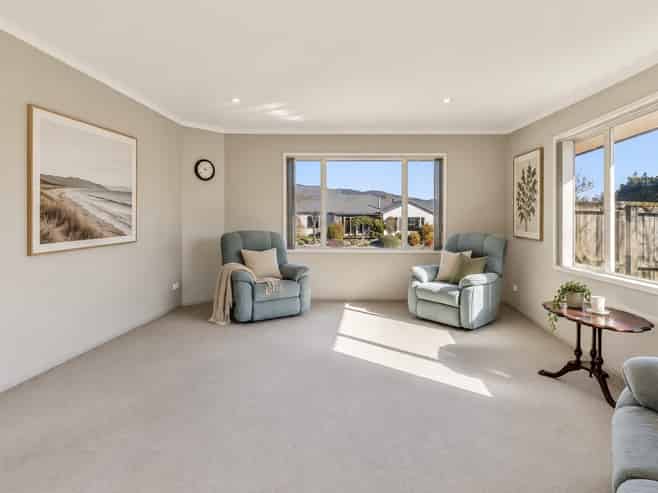 6 Ruth Taylor Avenue, Stoke