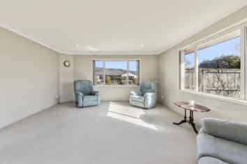 6 Ruth Taylor Avenue, Stoke