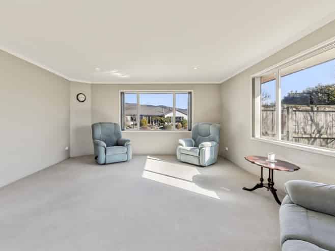 6 Ruth Taylor Avenue, Stoke