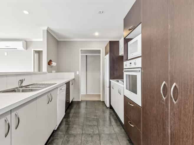 6 Ruth Taylor Avenue, Stoke