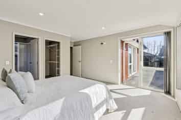6 Ruth Taylor Avenue, Stoke