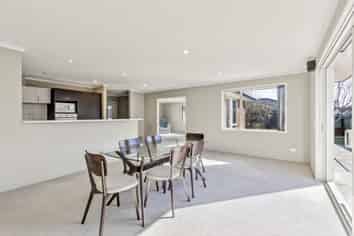 6 Ruth Taylor Avenue, Stoke