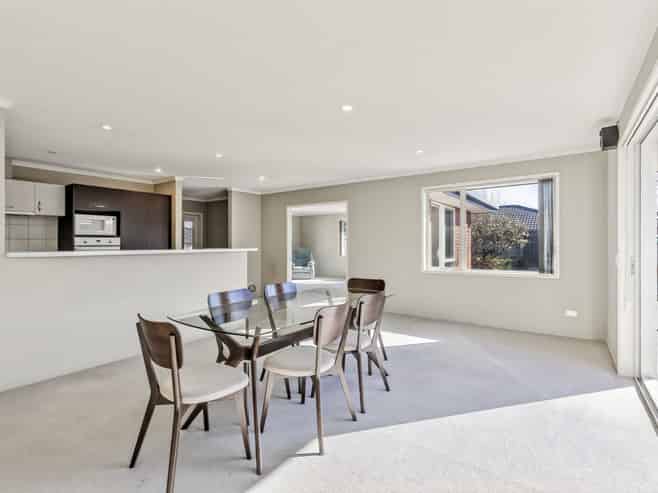6 Ruth Taylor Avenue, Stoke