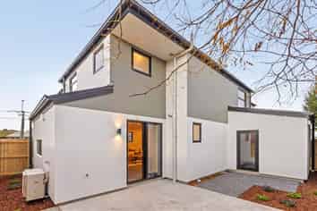 35E Wrights Road, Addington