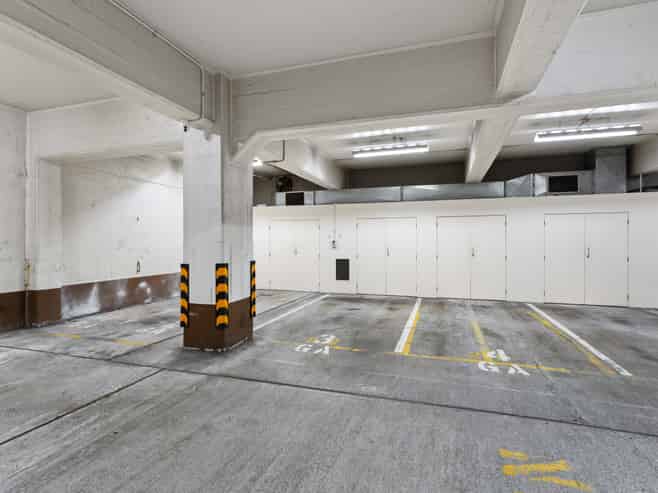 CBD Gem - Office Unit + 4 Rare Car Parks