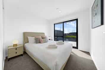 43 Flat Bush School Road, Flat Bush
