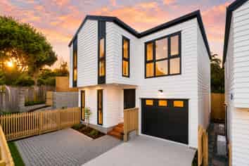 Lot 4/6 Thalia Place, Totara Vale