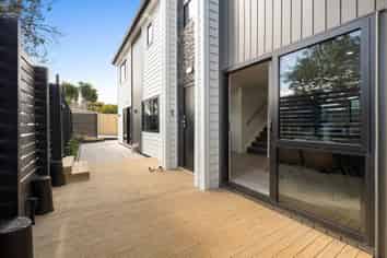 84C Botany Road, Botany Downs