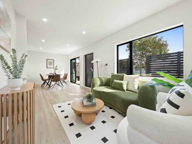 84C Botany Road, Botany Downs