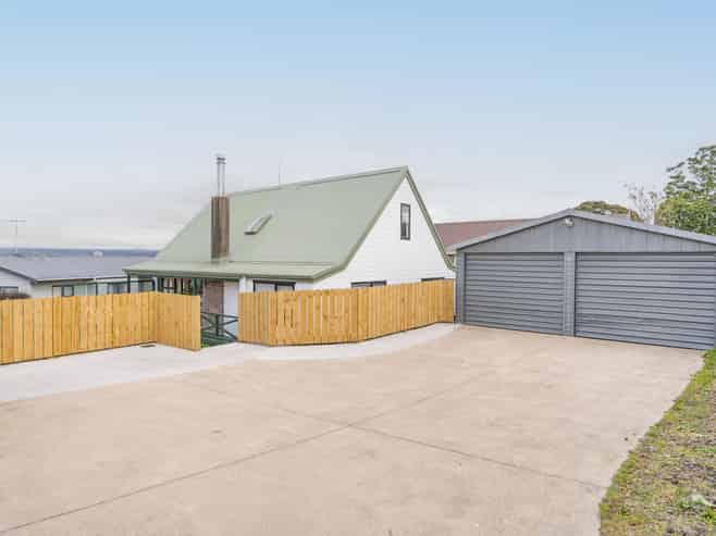 204 Cambridge Road, Bethlehem