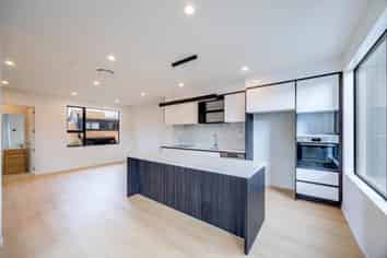 1/8 Alpers Avenue, Epsom