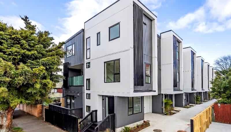 1/8 Alpers Avenue, Epsom