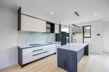 1/8 Alpers Avenue, Epsom