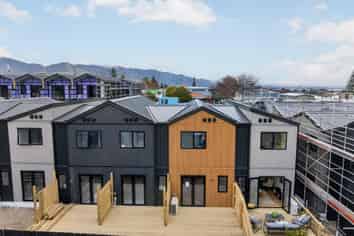 33/81 Neale Avenue, Stoke
