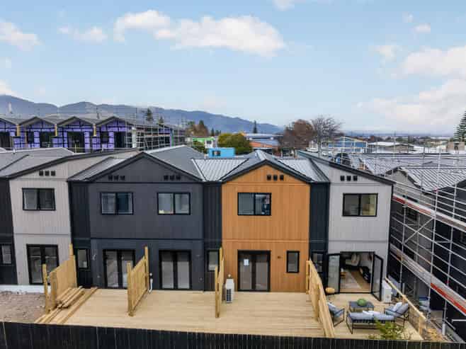 33/81 Neale Avenue, Stoke