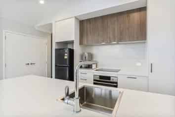 318/30 Bob Robertson Drive, Woodend