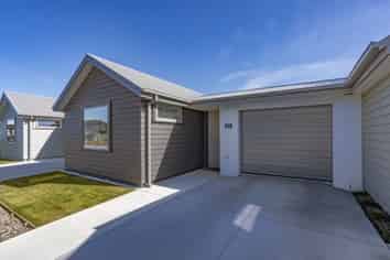 318/30 Bob Robertson Drive, Woodend