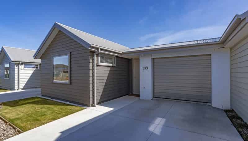 318/30 Bob Robertson Drive, Woodend