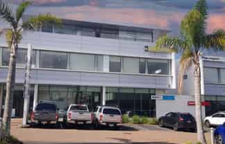 VALUE 20.3m2 Office In Albany With Car Park