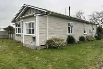 471a High Street South, Carterton