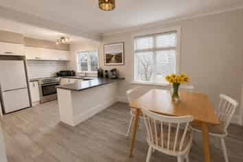 471a High Street South, Carterton