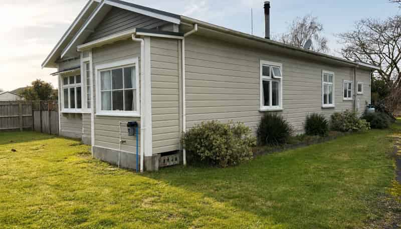471a High Street South, Carterton