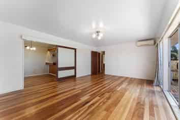 8 McDowell Crescent, Hillcrest