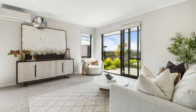 56 Te Aniwaniwa Terrace, Albany