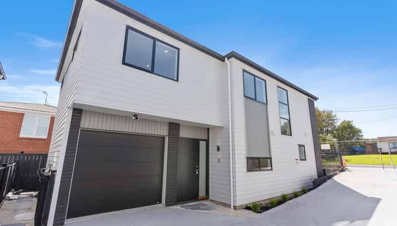 101A Beach Road, Te Atatu Peninsula