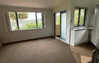 47A Chamari Close, Titirangi