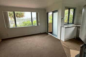 47A Chamari Close, Titirangi