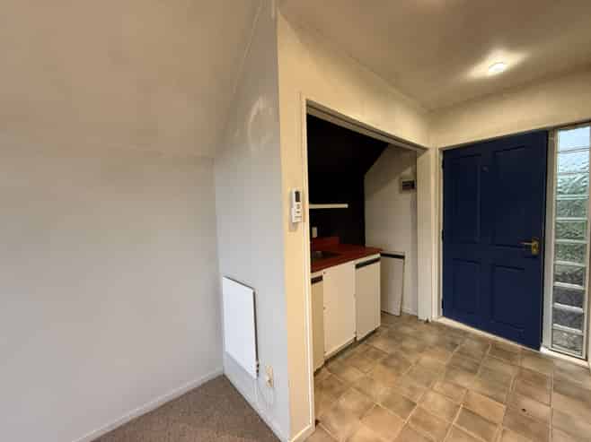 8 (studio) Sandhurst Way, Crofton Downs