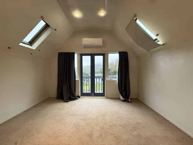 8 (studio) Sandhurst Way, Crofton Downs