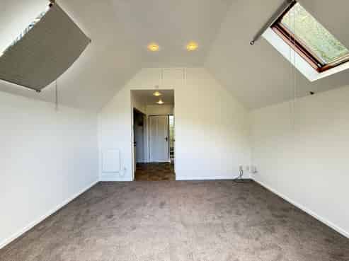 8 (studio) Sandhurst Way, Crofton Downs