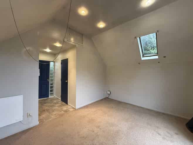 8 (studio) Sandhurst Way, Crofton Downs