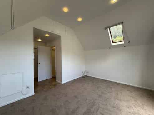 8 (studio) Sandhurst Way, Crofton Downs