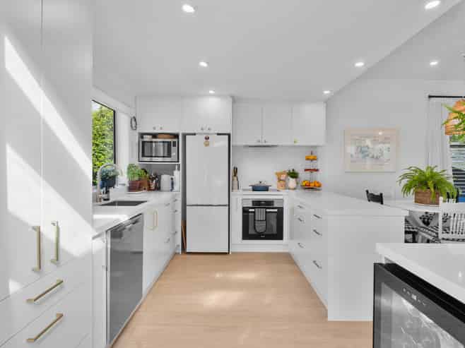 3 Waiata Road, Onetangi