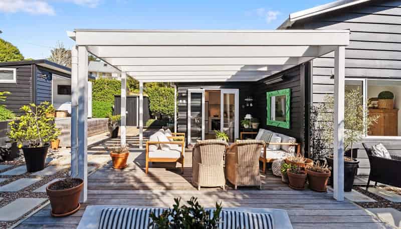 3 Waiata Road, Onetangi