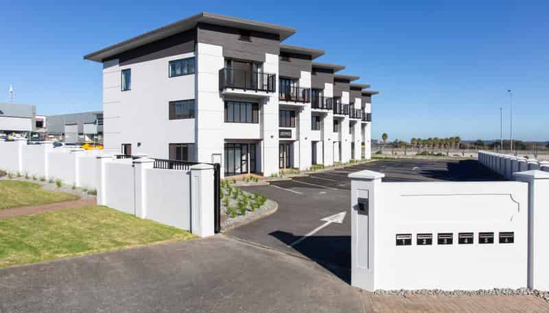 3/11  Arrenway Drive, Albany
