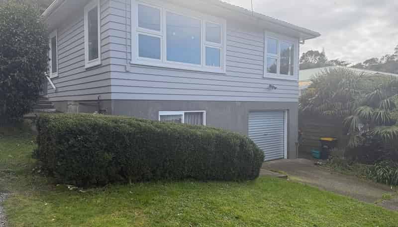 82 Chester Road, Tawa