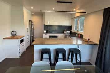 82 Chester Road, Tawa